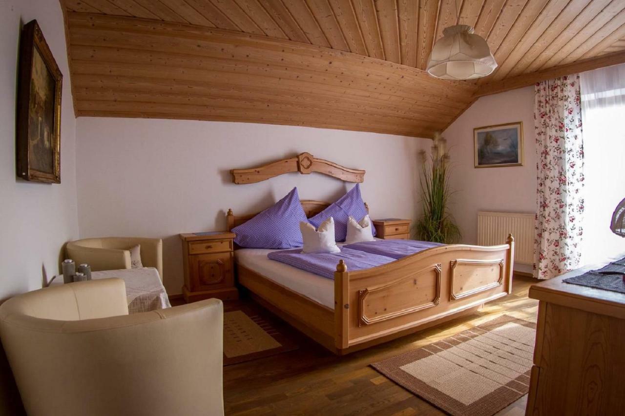 Weingut Stoff Bed & Breakfast คิทเซค อิม เซาซาล ภายนอก รูปภาพ